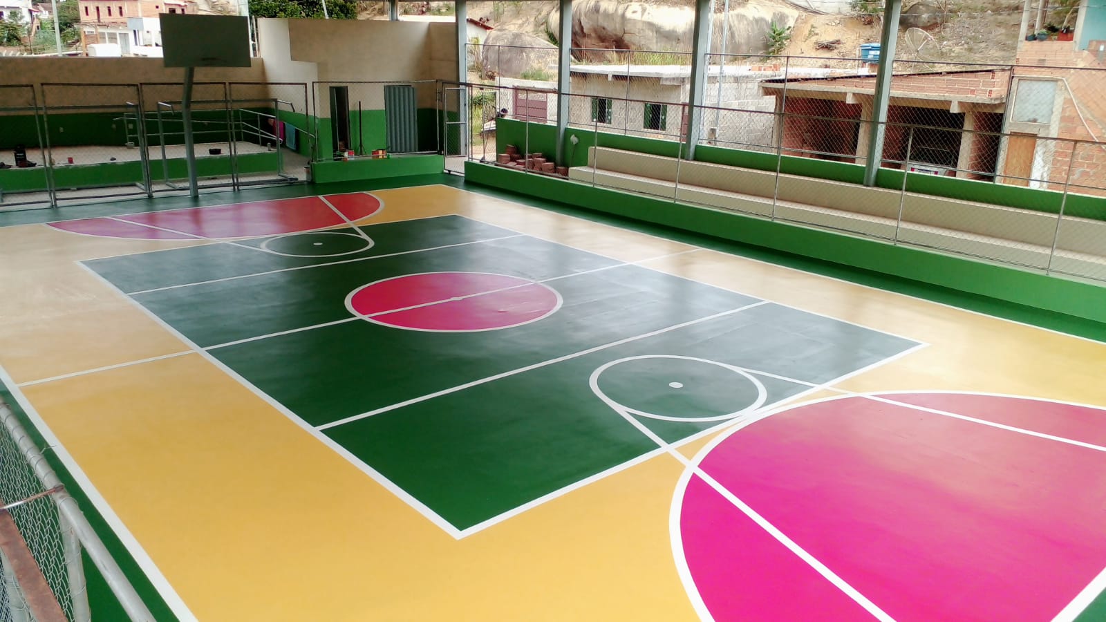 Pintura de quadra poliesportiva em condomínio ES